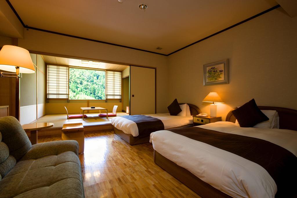 Shinshiyo Hotel Hita Ngoại thất bức ảnh